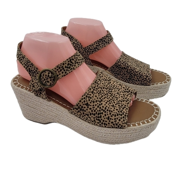 Universal Thread Dalmatian Espadrille Platform Sandals - Picture 1 of 11